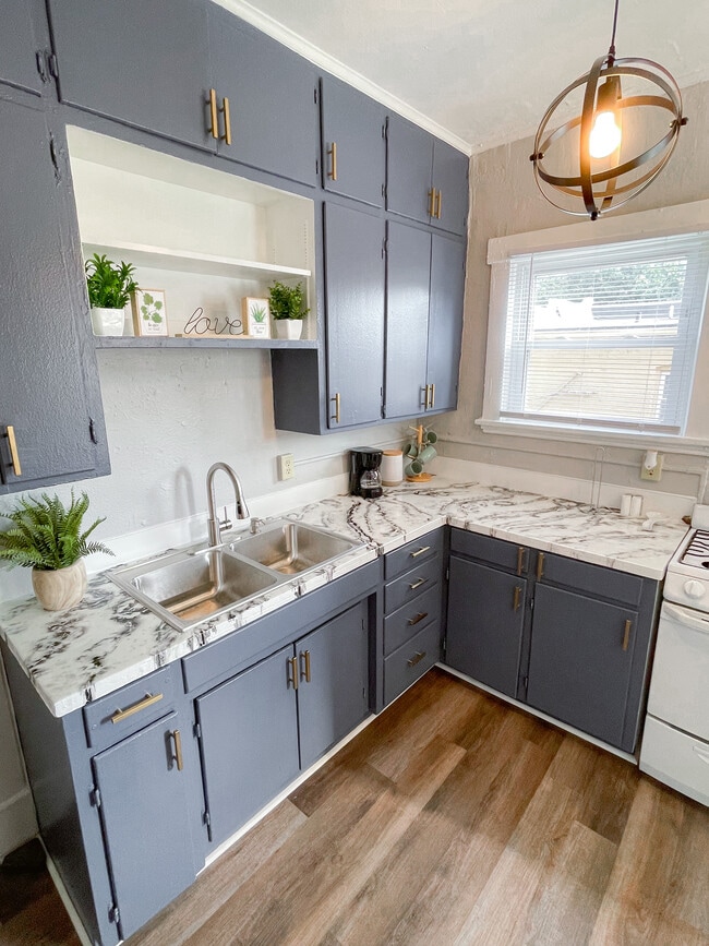 Photo - Flats on Pleasant