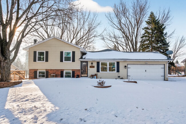 Building Photo - 15350 Drexel Way