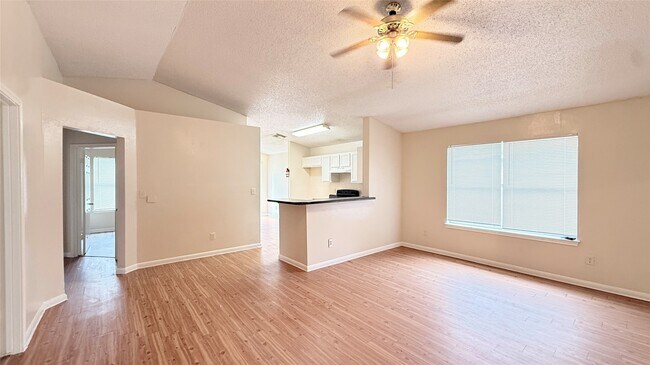 Photo - 15821 Ridgecroft Rd