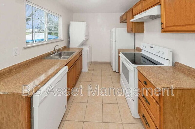 Photo - 1650 Barrus Ave