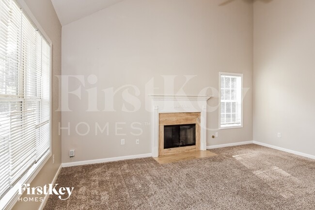 Photo - 135 Lexington Ct