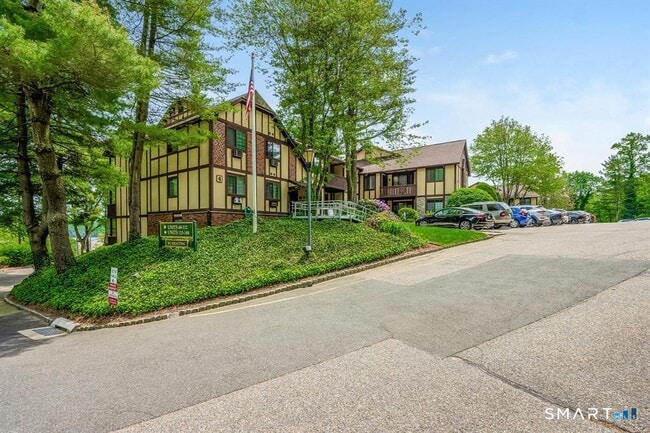 Photo - 125 Warner Hill Rd Unit 103