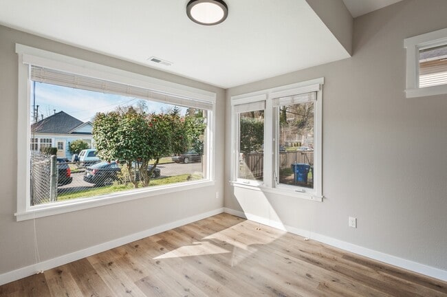 Photo - Conveniently located Single-family house available for Rent!