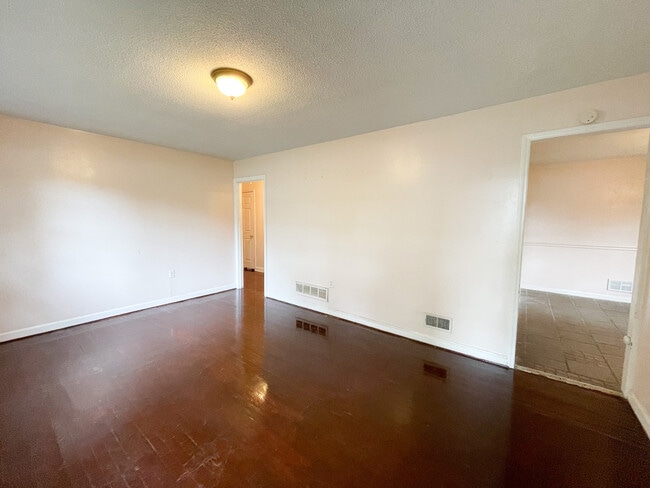 Photo - 331 Woodberry Rd