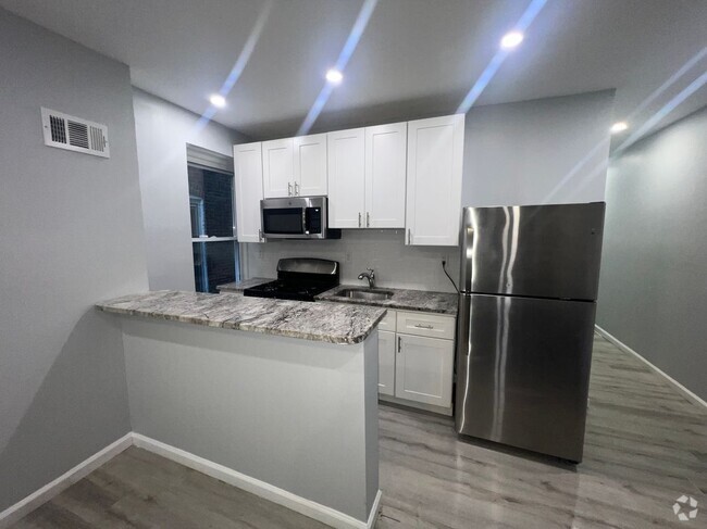 Building Photo - 1414 W Sparks St Rental