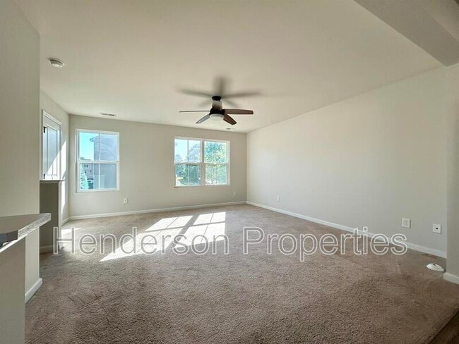 Photo - 724 Dillon Wy