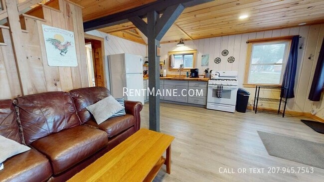 8 Sand Beach Ln