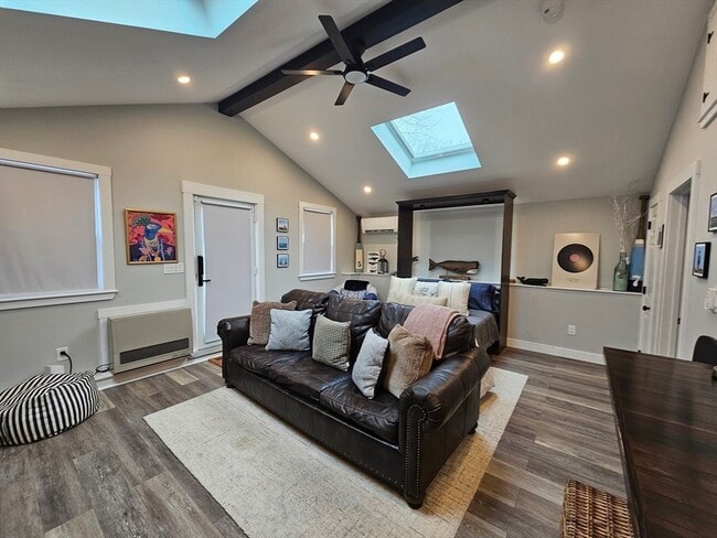 Photo - 90 Edgartown Rd