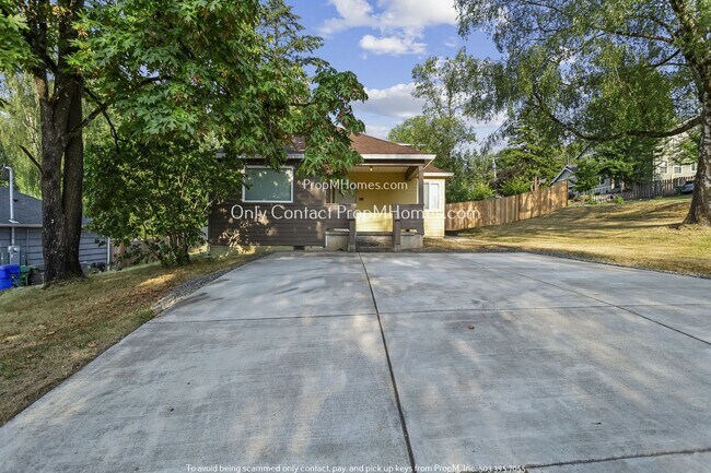 Charming Single-Level and Flexible ADU + A... - Charming Single-Level and Flexible ADU + A... House