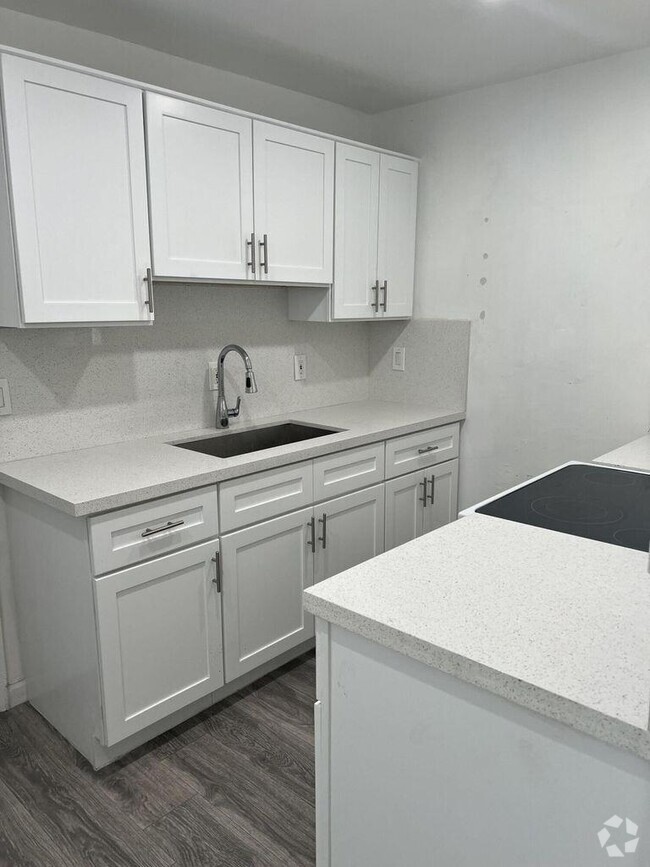 Building Photo - 132 E Central Blvd Rental
