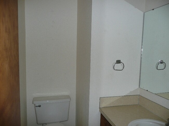 Photo - Cute 2 Bedroom Townhouse In Spanaway!!