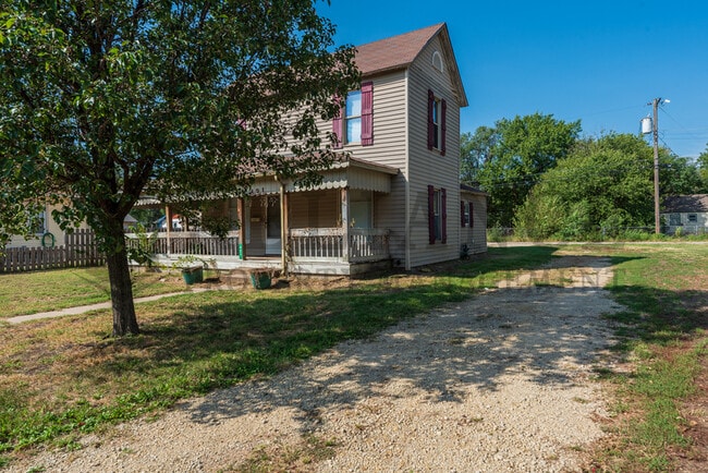 Photo - 421 N Meridian Ave