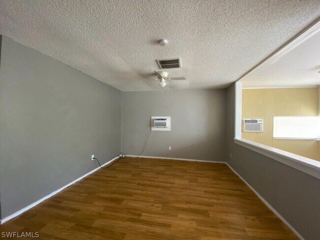 Photo - 17367/369 Dowling Dr-