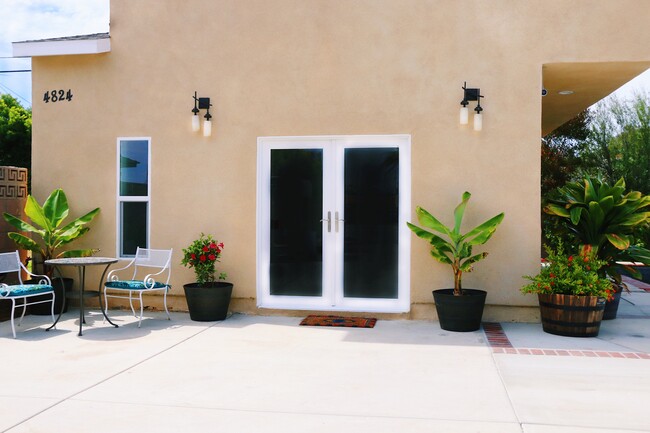 Front entrance - 4814 Torrance Blvd Apartment Unit 1