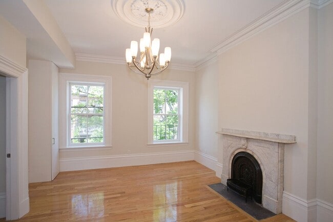 Photo - Beautifully updated, pet friendly 3 bed unit in the South End!