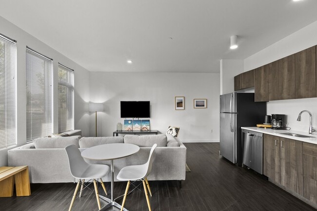 Range Apartments