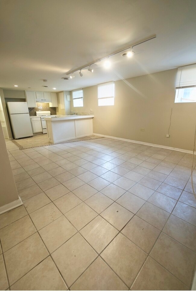 Photo - 125 S Leavitt St