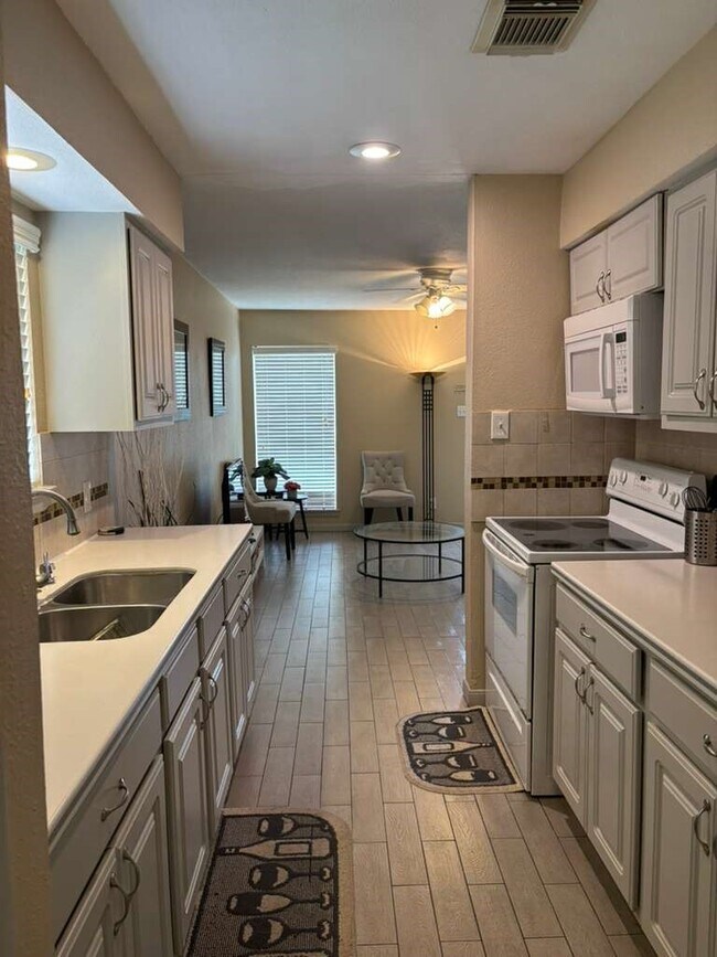 Photo - 7318 Dearborn St