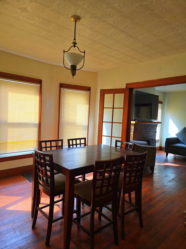 Photo - 306 Van Rensselaer St Unit Apt. #1