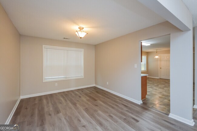 Photo - 6793 Mahonia Pl