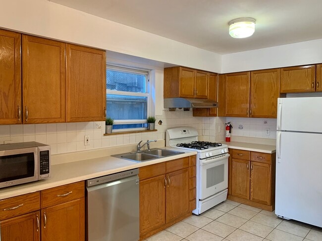 Photo - 422A Warren St Unit 1