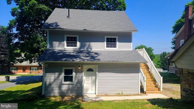 Photo - 404 Chestnut St