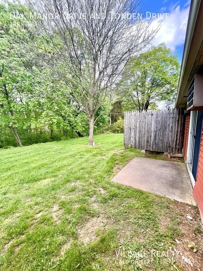 Photo - 204 Oak Manor Dr