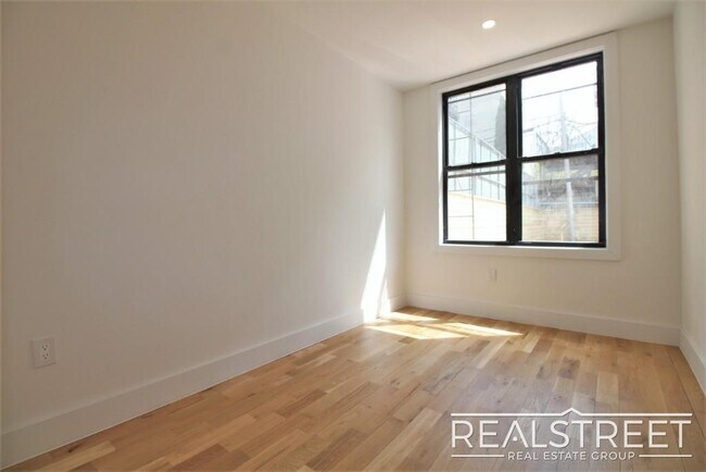 Photo - Spacious 3-Bedroom Duplex with Private Outdoor Space in Prime Bed-Stuy