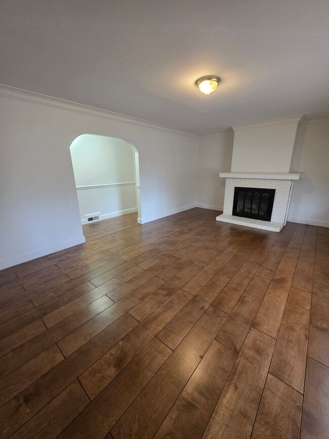 Photo - 3 BR House UTILITIES INCL!!!!