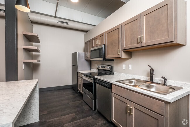 1BR, 1BA - 735 SF