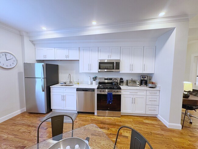 Photo - 16 Leamington Rd Unit 1