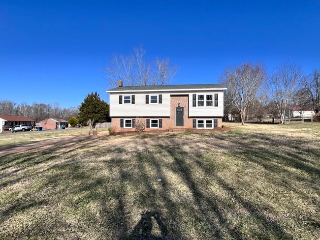 Photo - 2120 Chatham St