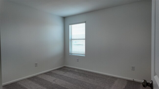 Photo - 15917 English Rose Rd