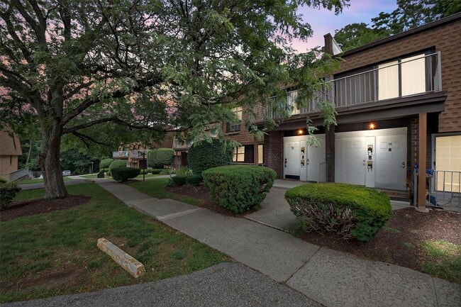 Building Photo - 424 Carpenter Ave Unit 16 Rental