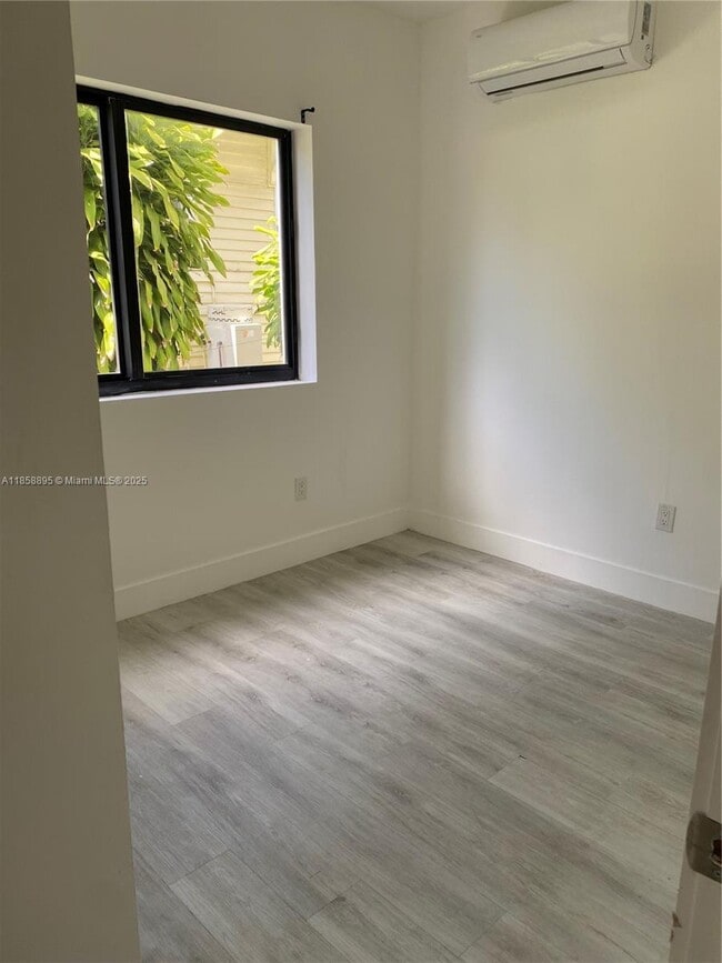 Photo - 1101 SW 12th Ct Unit 9