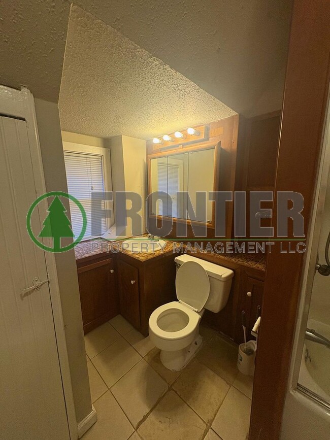 Photo - 3939 Magnolia Ave Unidad 3939 Magnolia Apt 2F