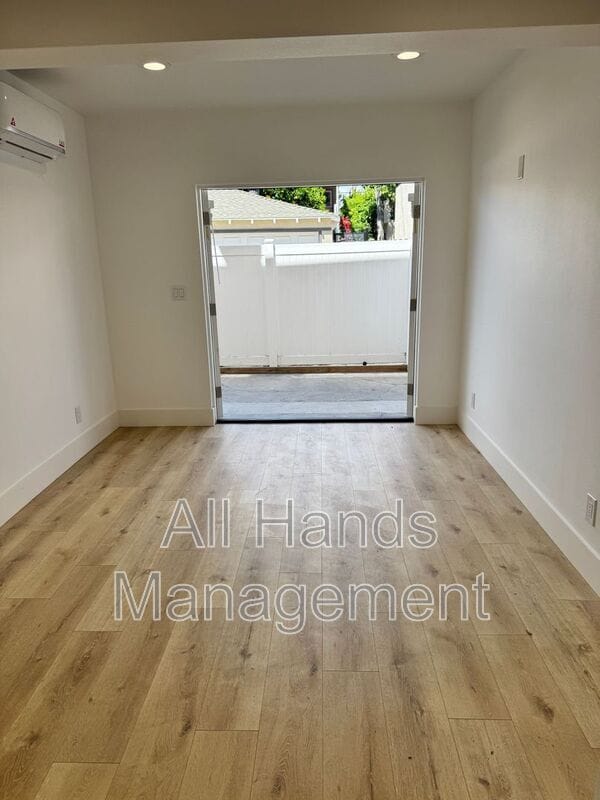 3121 E Mariquita St