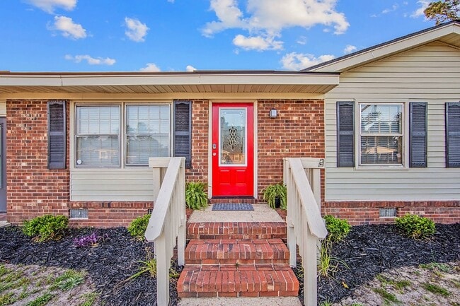 Photo - 3 Bed, 2 Bath Nest Near Cape Fear Valley