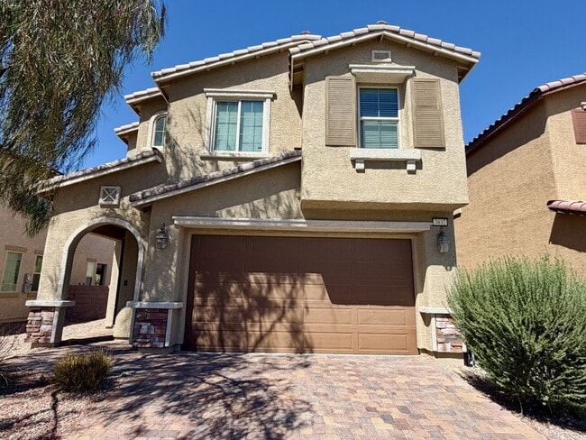 Building Photo - TWO STORY 3 BED 2.5 BATH HOME WITH SOLAR.