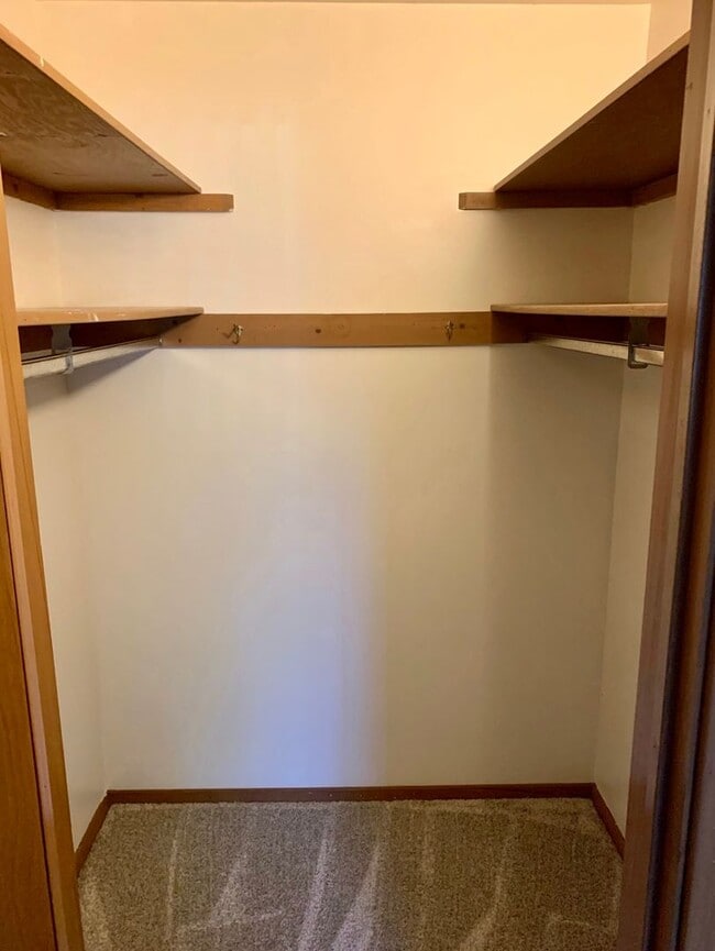 Photo - 2 Bedroom/1.5 Bathroom Apartment - Second ... Unit IVA24