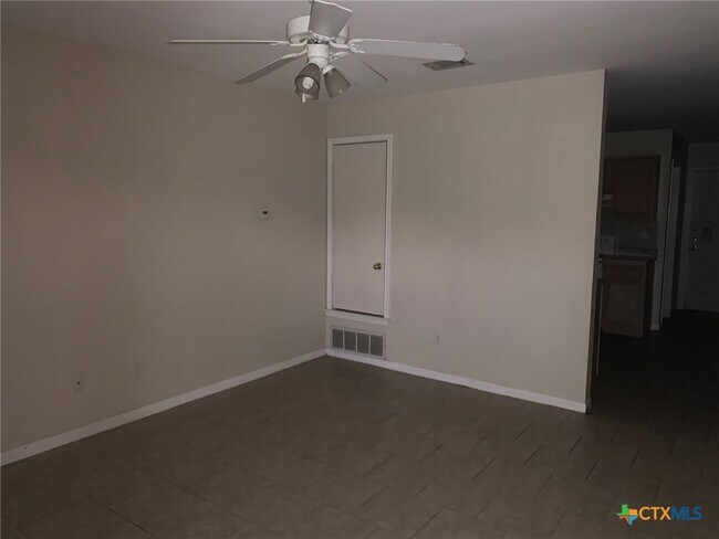 Photo - 3206 Hereford Ln