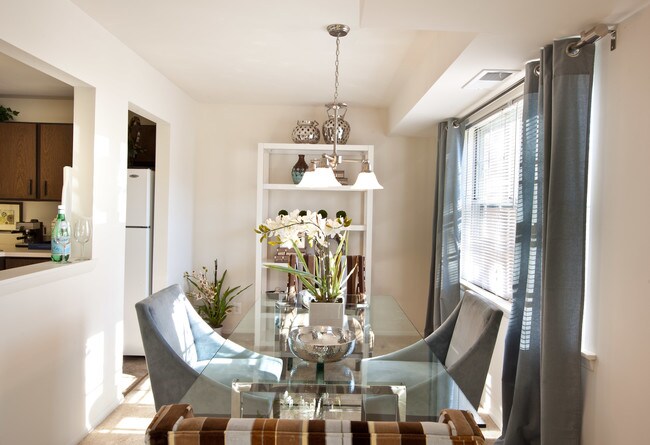 Hickory Hills Condominiums