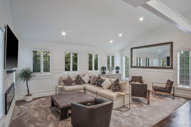 Photo - 150 Meadow St