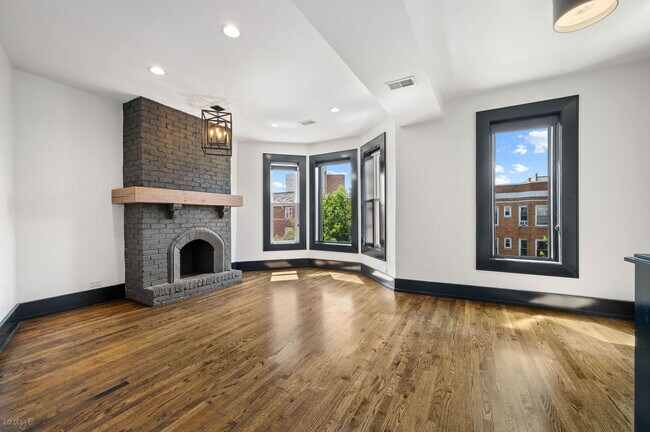 Photo - 3513 N Sheffield Ave