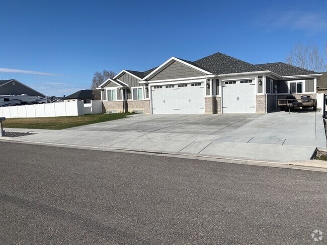 Building Photo - 98 S 1150 E Rental