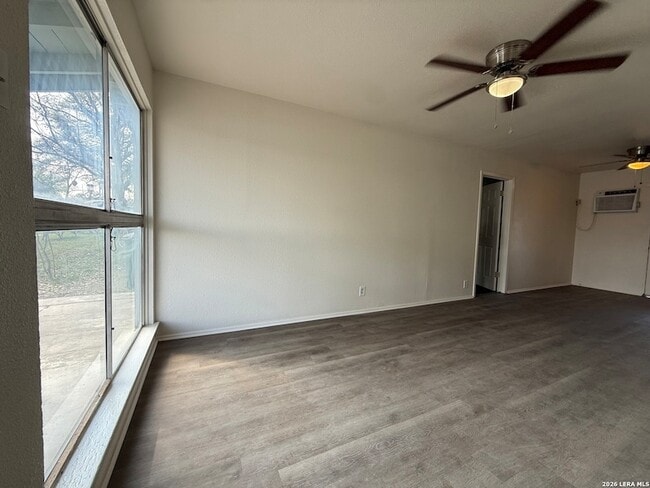 Photo - 139 Trudell Dr