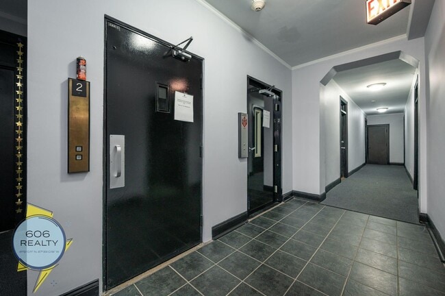 Photo - 6930 N Greenview Ave Unit 407