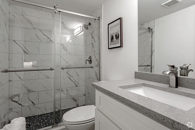 2BR,2BA - 900 SF
