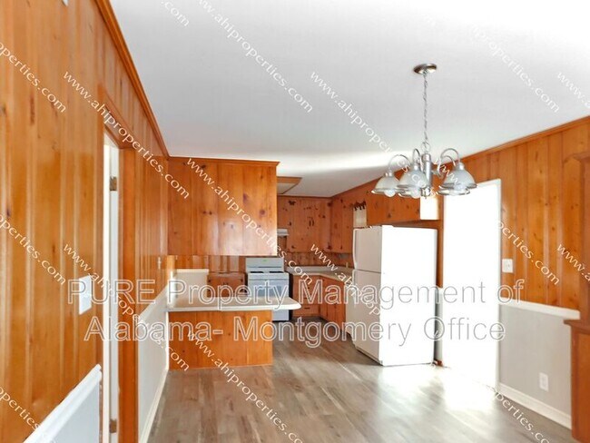 Photo - 3520 Royal Crest Dr