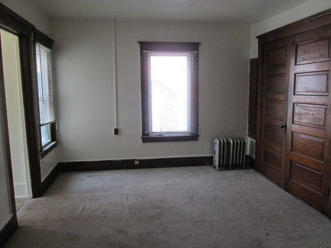 Photo - 719 W CROSS ST.